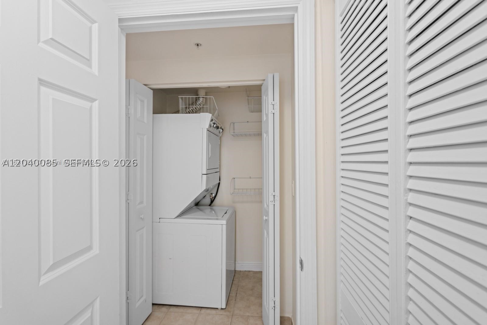 PUERTA DE PALMAS CONDO - Residential