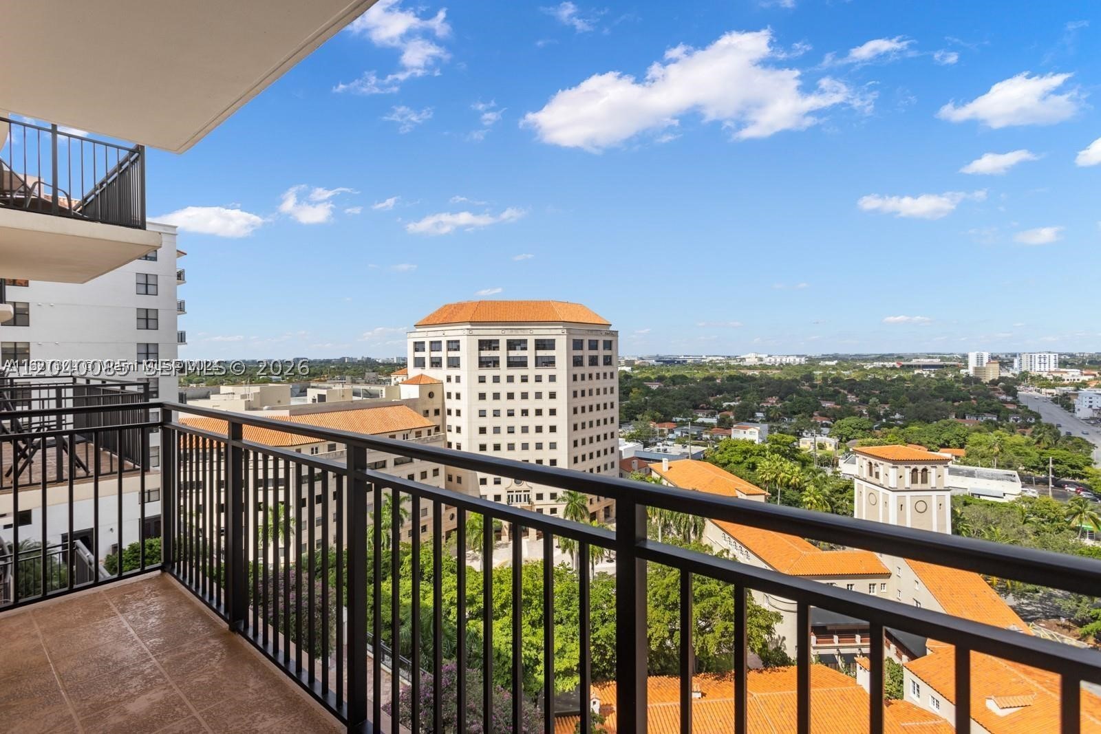 PUERTA DE PALMAS CONDO - Residential