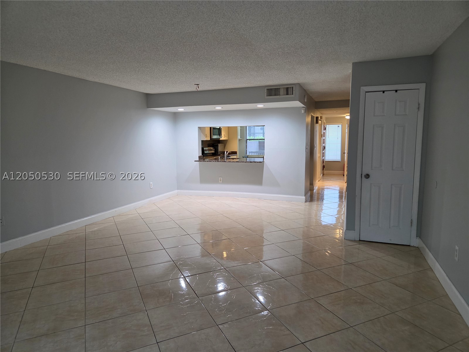 VILLAS OF AMBERWOOD CONDO - Residential Lease