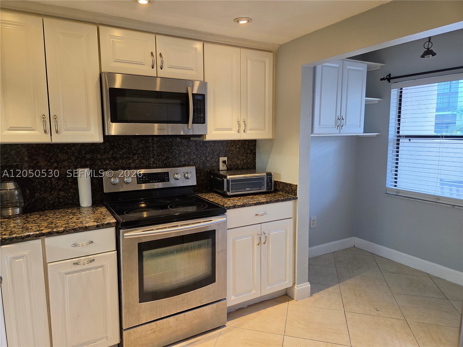 VILLAS OF AMBERWOOD CONDO - Residential Lease