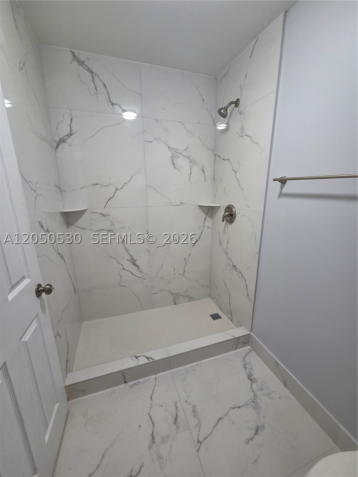 VILLAS OF AMBERWOOD CONDO - Residential Lease