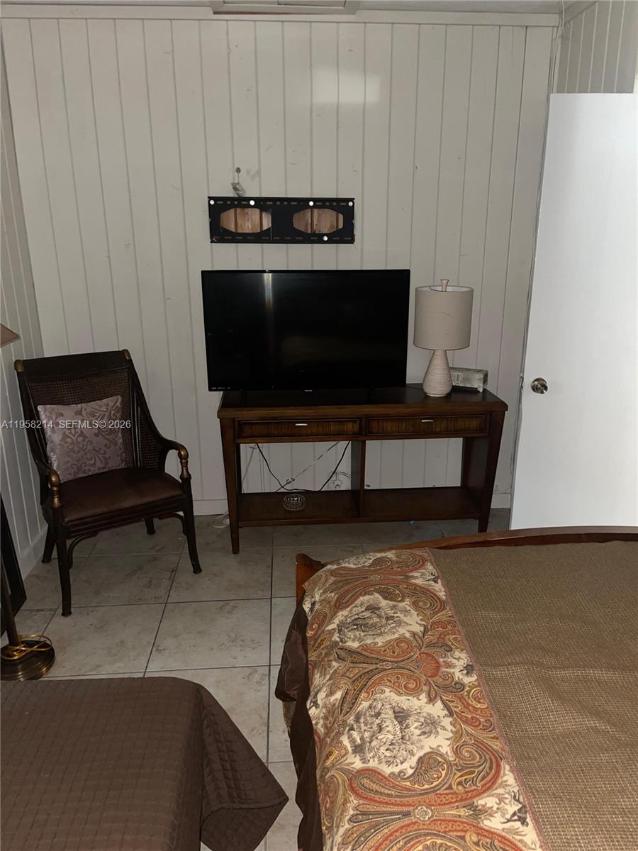 DRIFTWOOD PLAZA - Residential