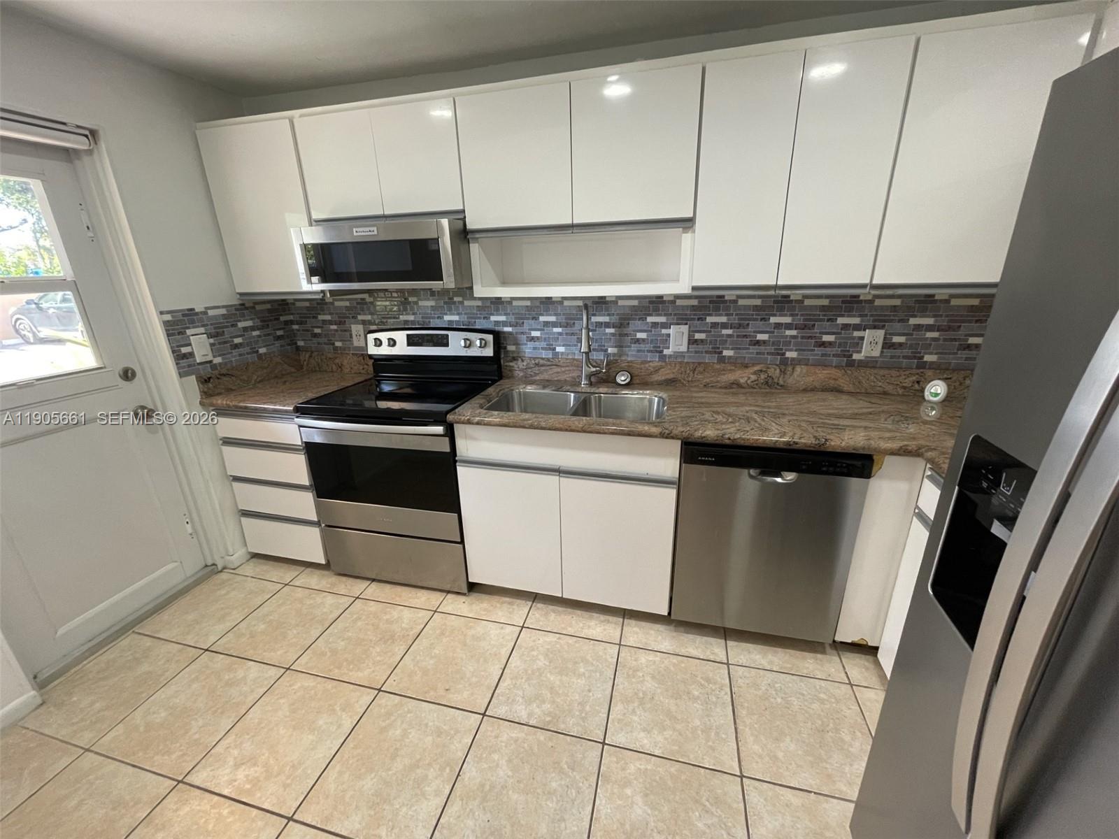 Unit 102A at 4500 North Federal Highway is currently leased at $1,800/month through April 2027, providing immediate and stable rental income. Submit offer contingent upon viewing the property.

Beautiful first-floor 2 bed / 2 bath condo in highly desirable Lighthouse Point. This updated unit features brand-new A/C, new water heater, and spacious bedrooms, each with its own walk-in closet. Located in a well-maintained community on the canal, offering a peaceful Florida lifestyle just minutes from the beach, dining, and shopping. Unit 102A at 4500 North Federal Highway is move-in ready and perfect as a primary residence or seasonal home.