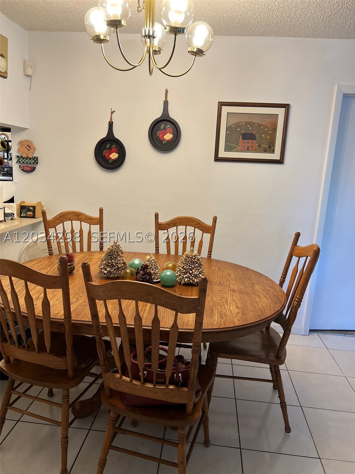 BANYAN TREE SIX CONDO - Residential