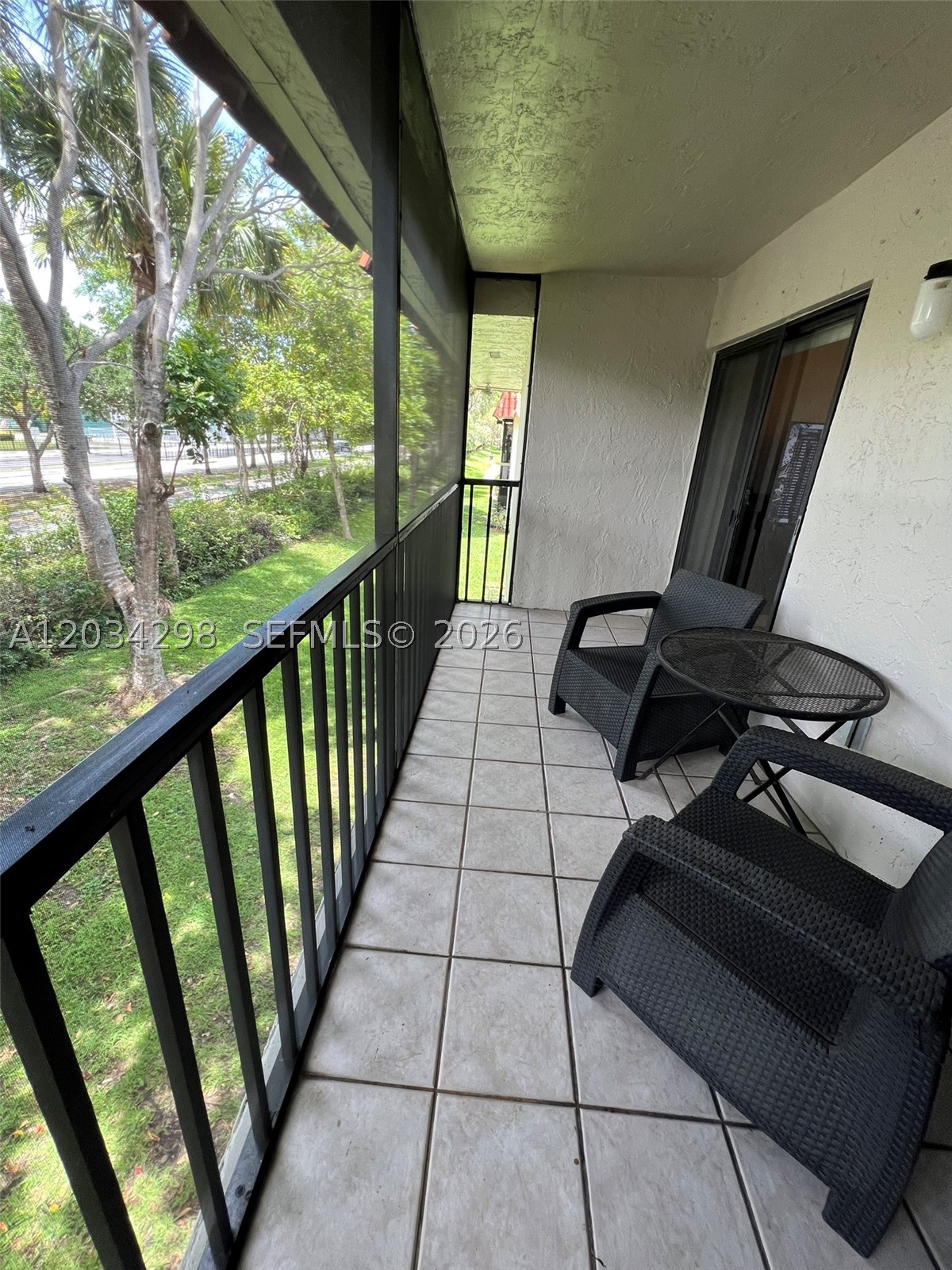 BANYAN TREE SIX CONDO - Residential