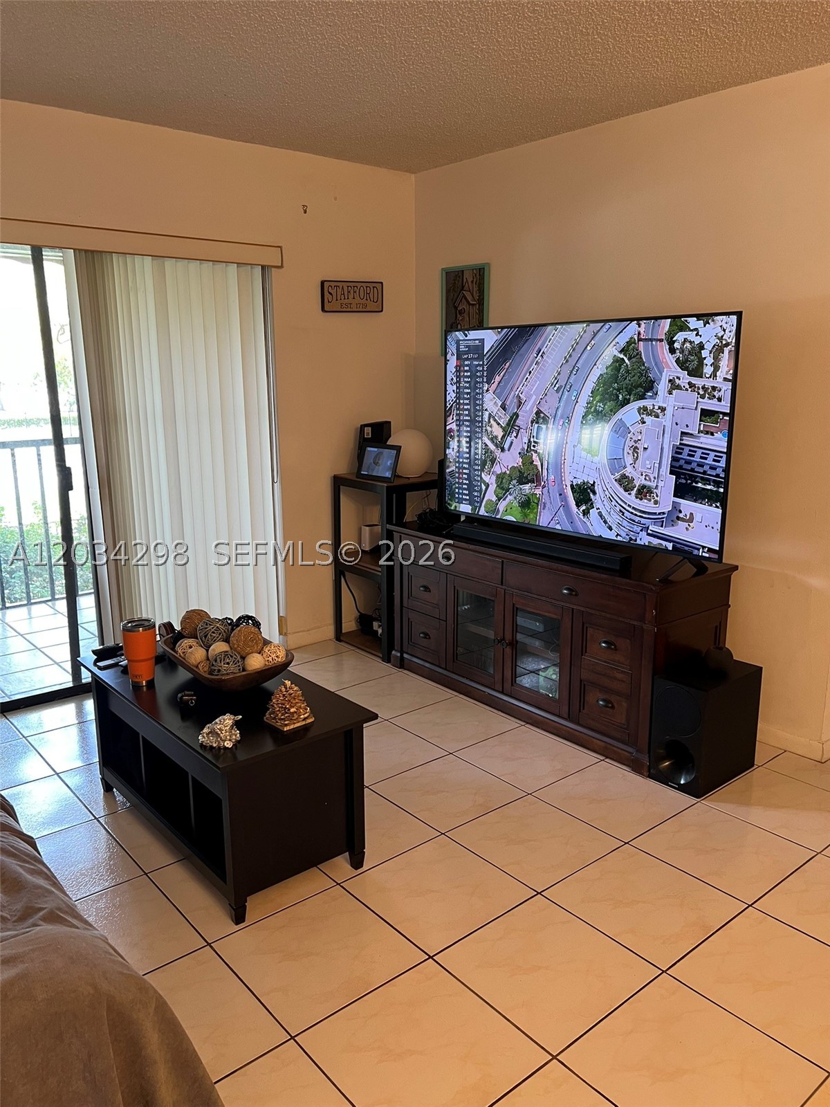 BANYAN TREE SIX CONDO - Residential