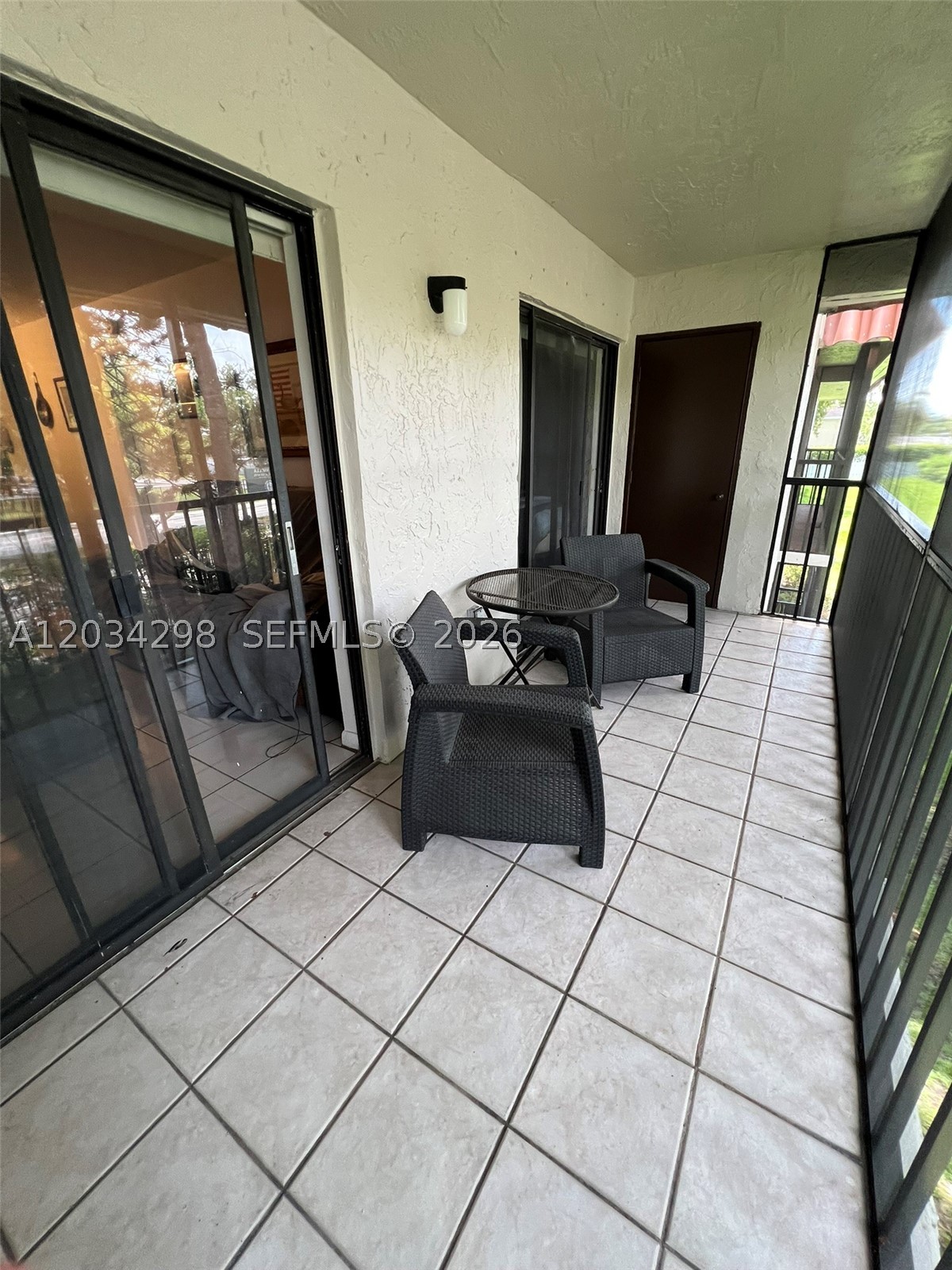 BANYAN TREE SIX CONDO - Residential