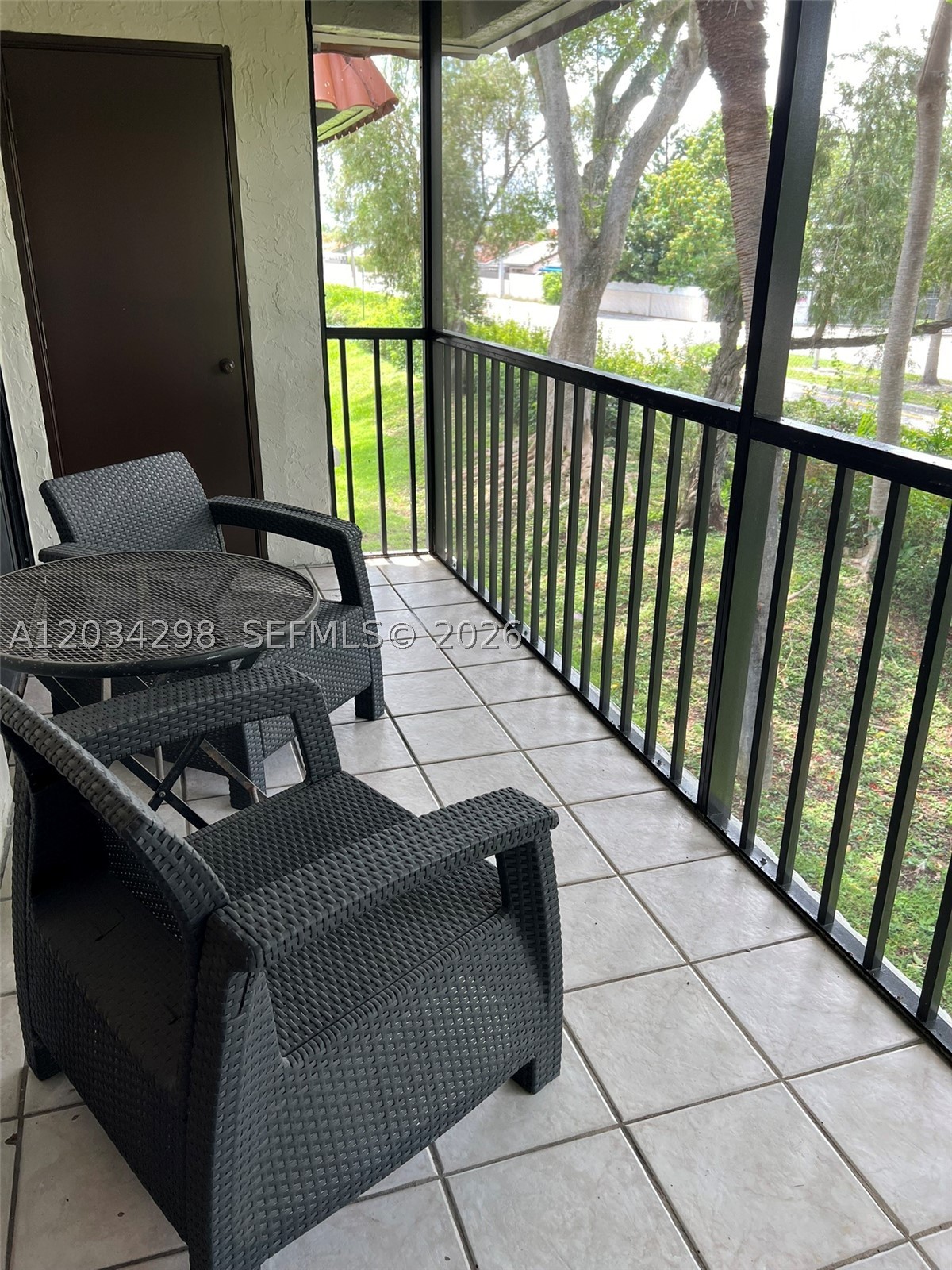BANYAN TREE SIX CONDO - Residential