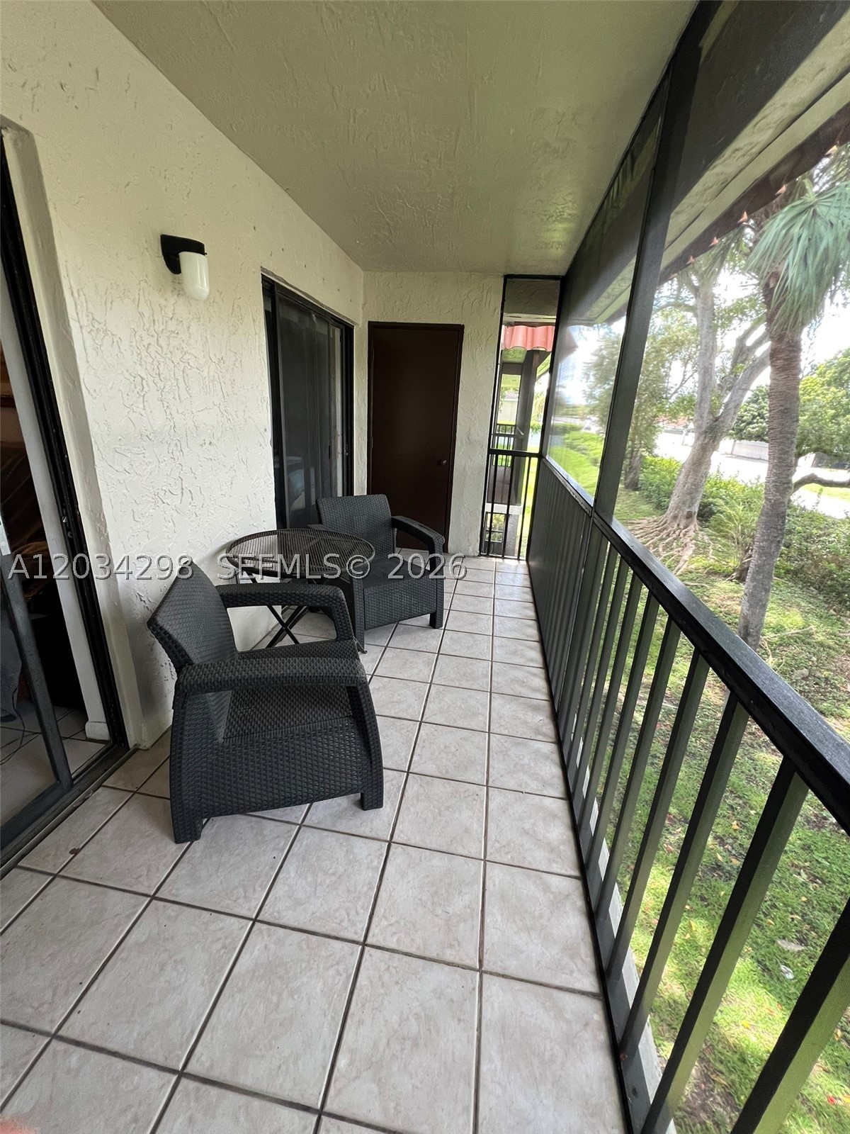 BANYAN TREE SIX CONDO - Residential
