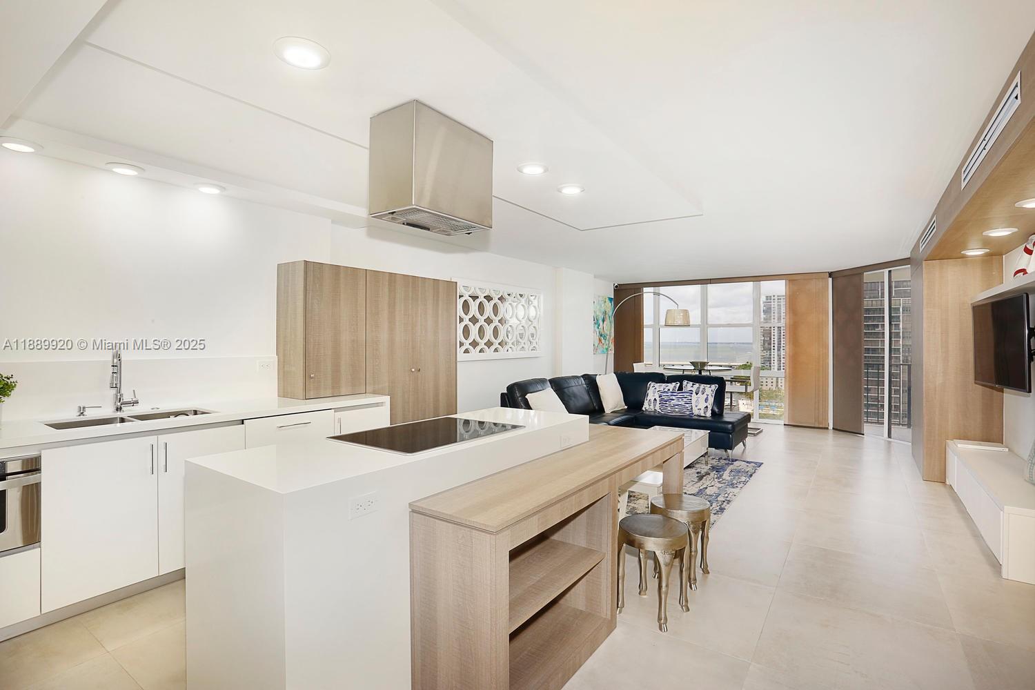BRICKELL PLACE CONDO - Residential Lease