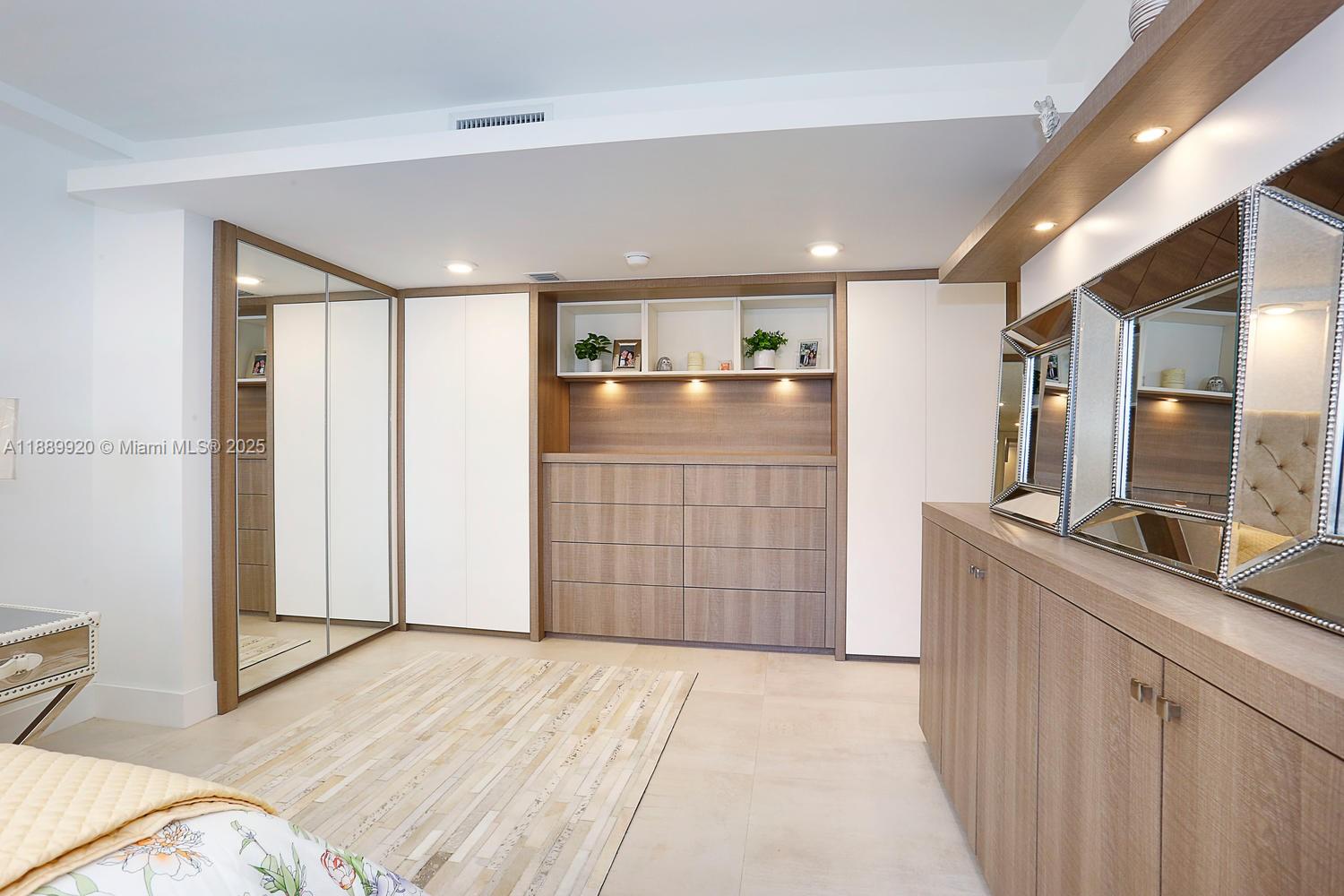 BRICKELL PLACE CONDO - Residential Lease