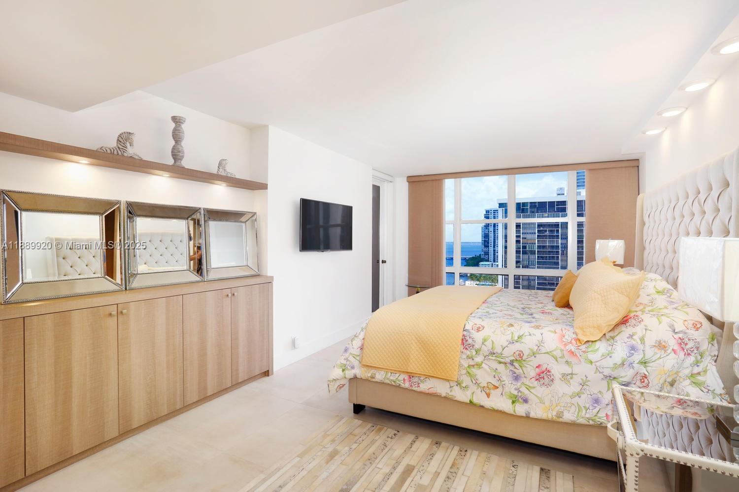 BRICKELL PLACE CONDO - Residential Lease