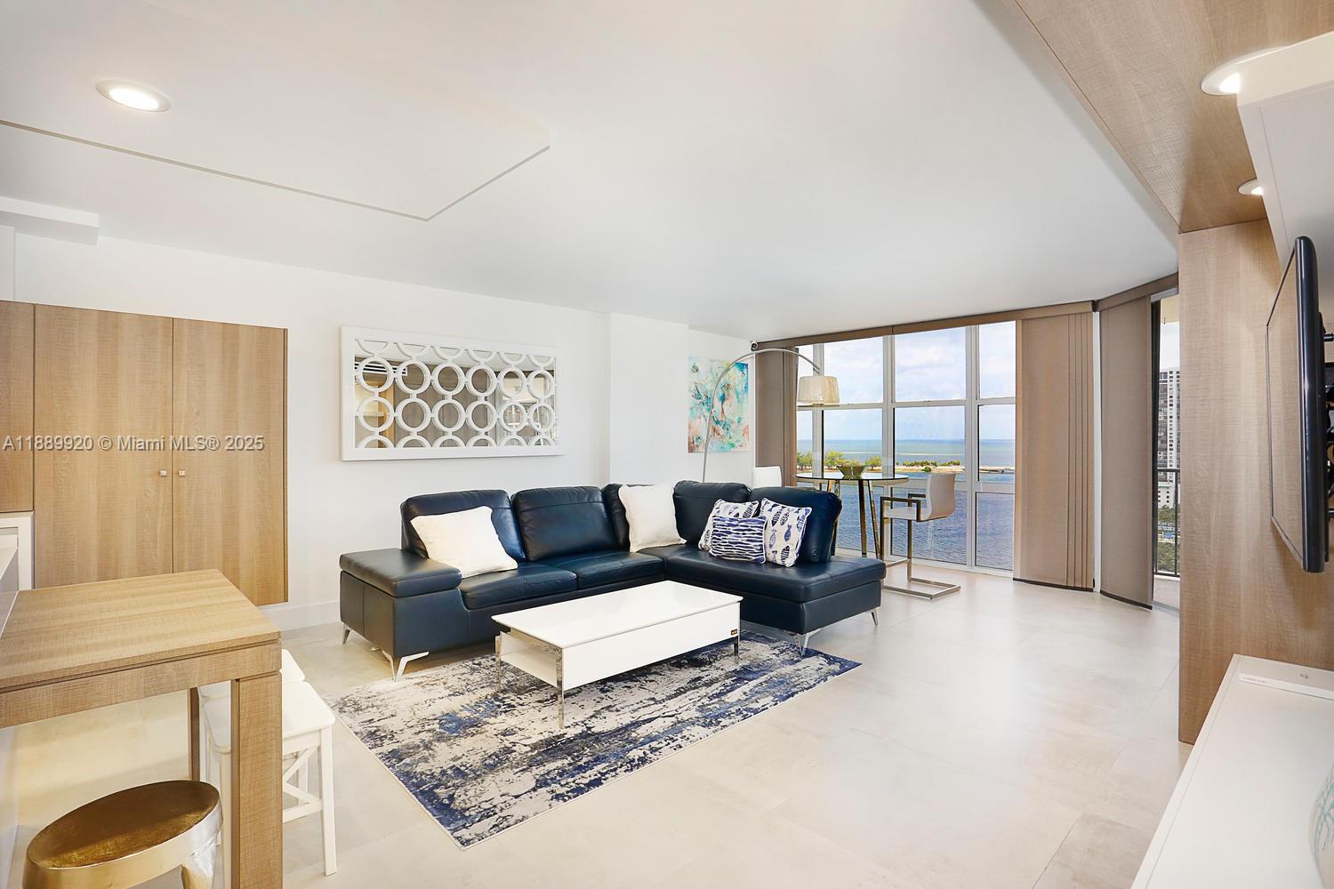 BRICKELL PLACE CONDO - Residential Lease
