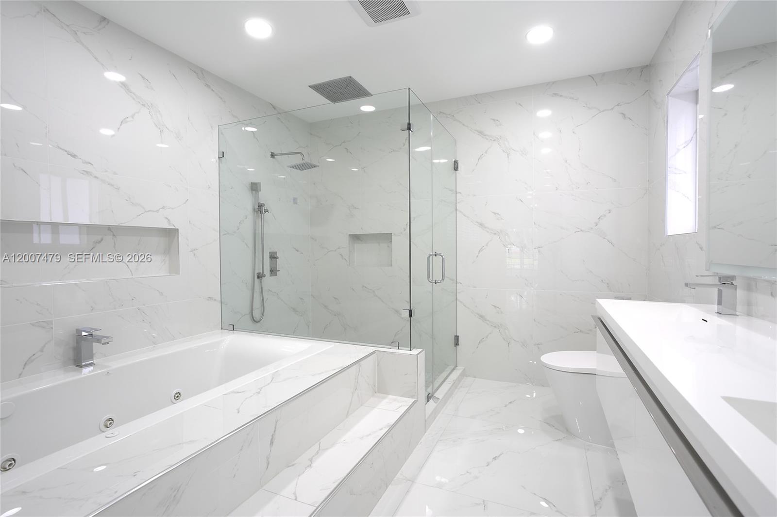 COUNTRY CLUB OF MIAMI EST - Residential