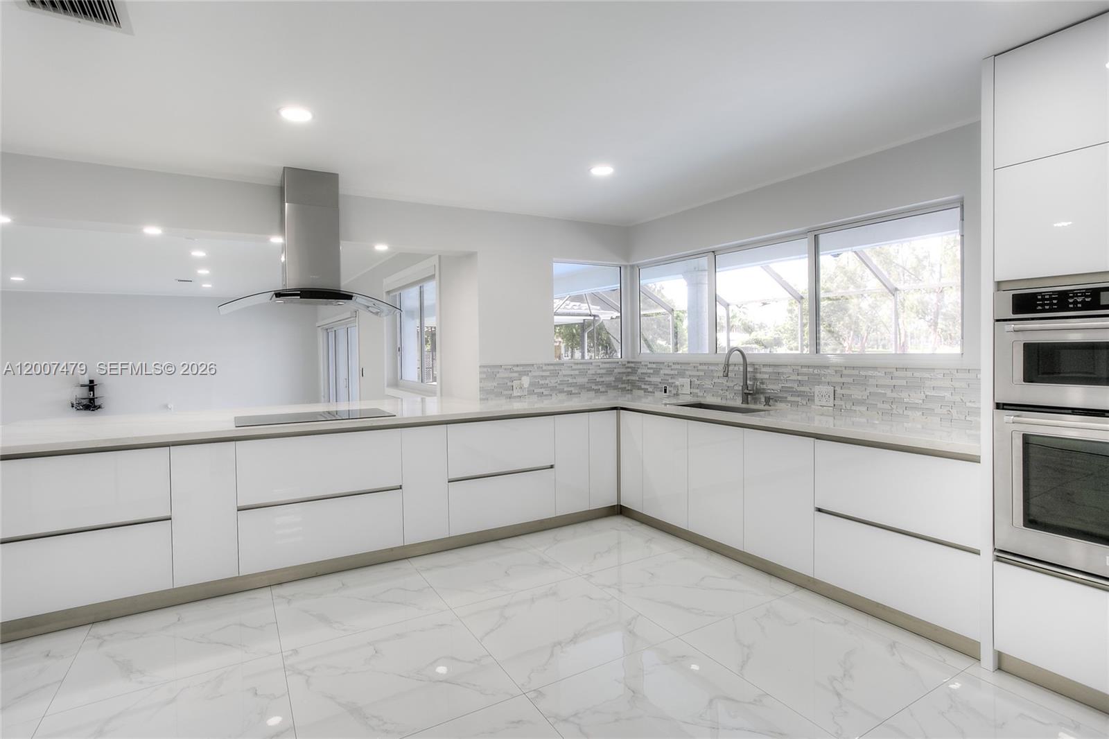 COUNTRY CLUB OF MIAMI EST - Residential