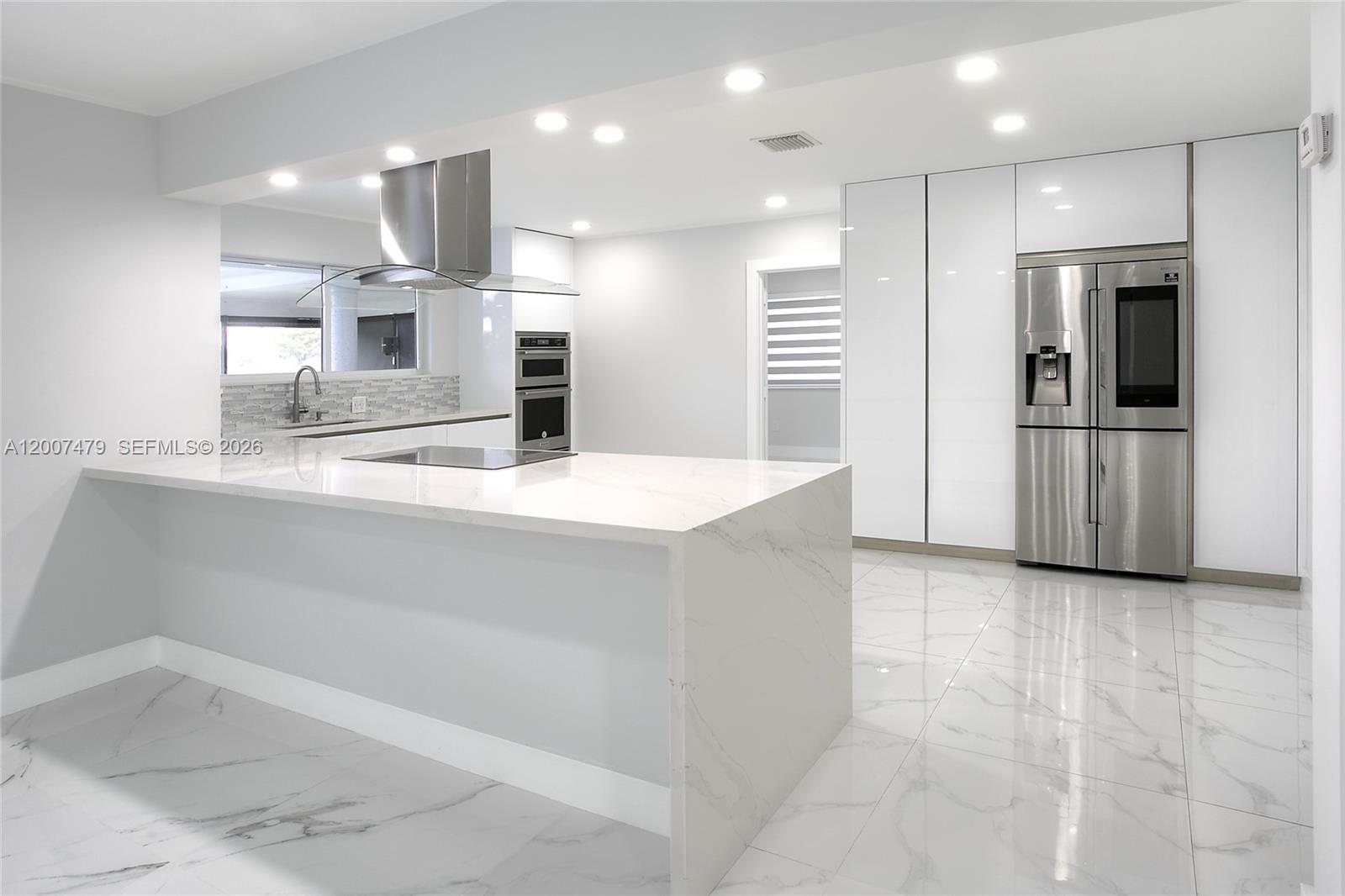 COUNTRY CLUB OF MIAMI EST - Residential