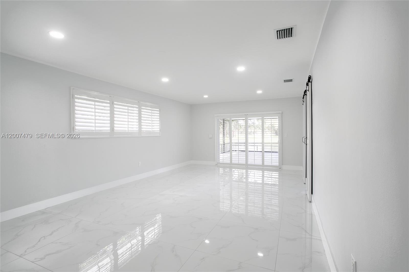 COUNTRY CLUB OF MIAMI EST - Residential
