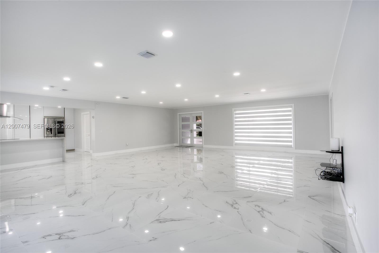 COUNTRY CLUB OF MIAMI EST - Residential