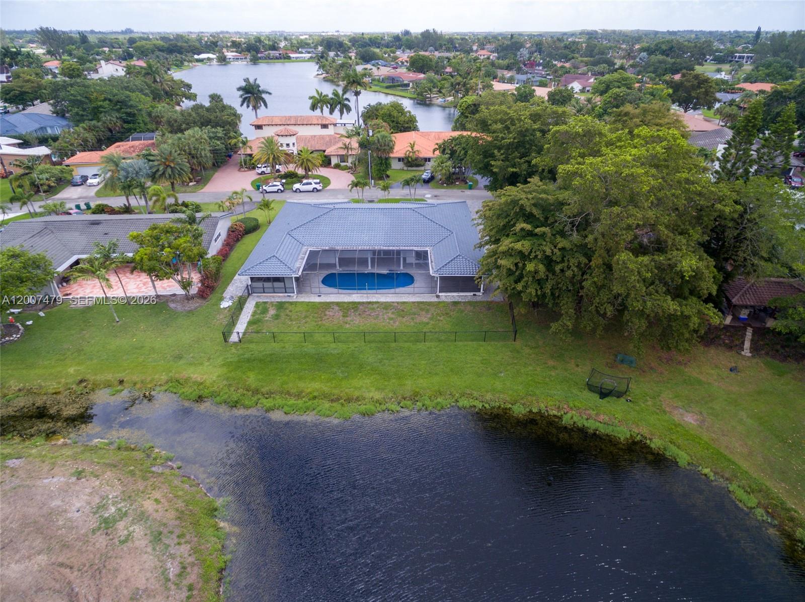 COUNTRY CLUB OF MIAMI EST - Residential