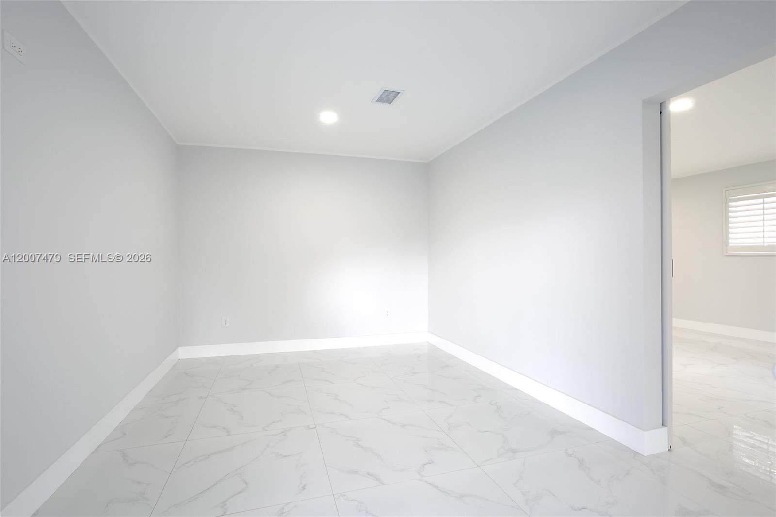 COUNTRY CLUB OF MIAMI EST - Residential