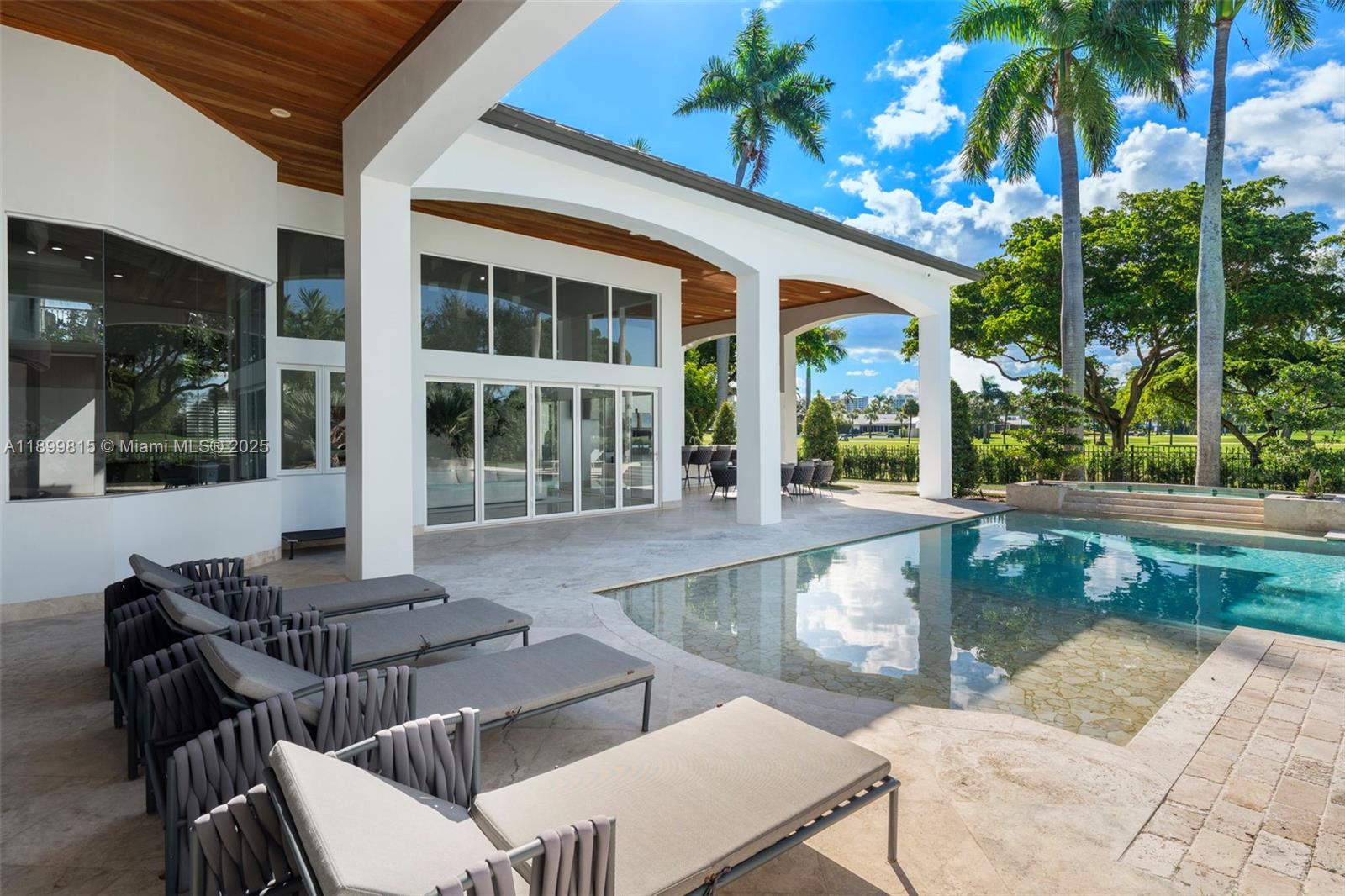 CORAL RIDGE COUNTRY CLUB - Residential