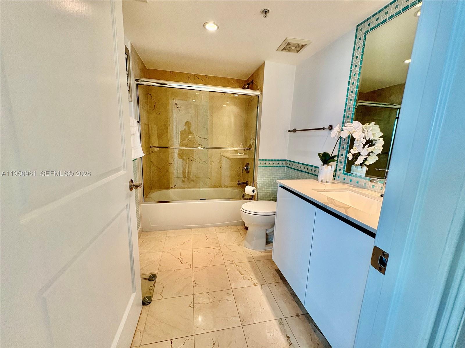 1800 CLUB CONDO - Residential