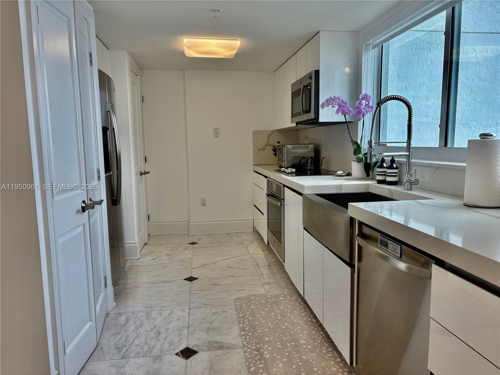 1800 CLUB CONDO - Residential