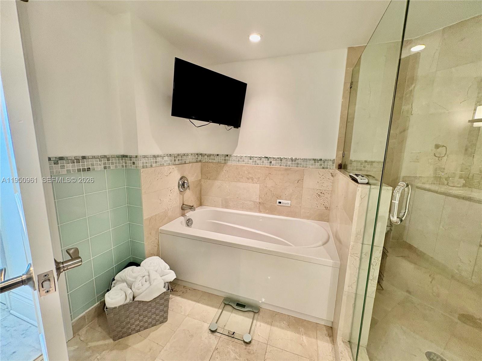 1800 CLUB CONDO - Residential