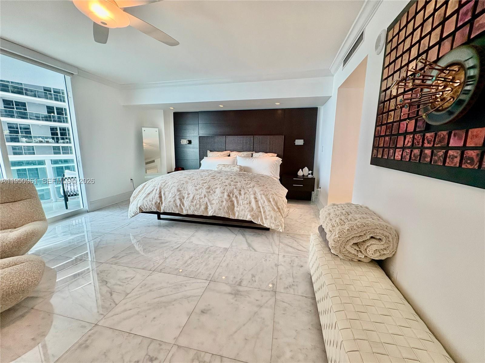 1800 CLUB CONDO - Residential