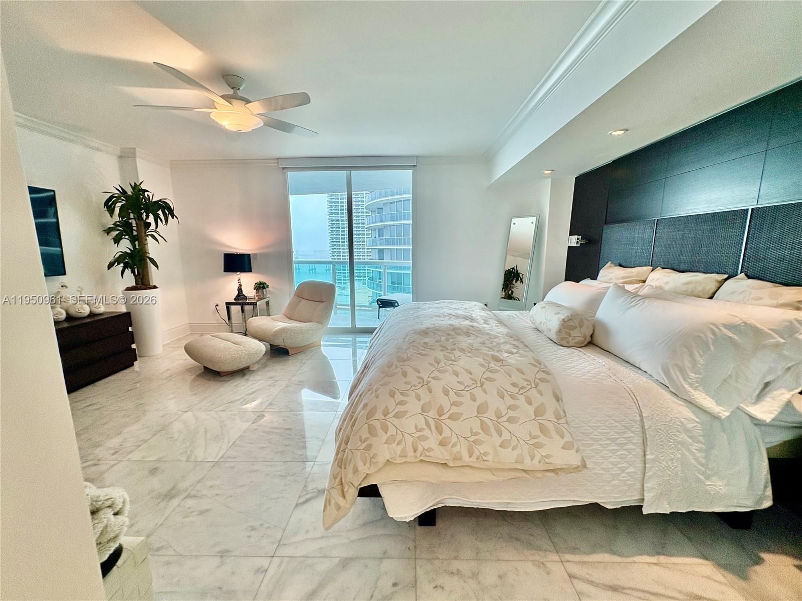 1800 CLUB CONDO - Residential