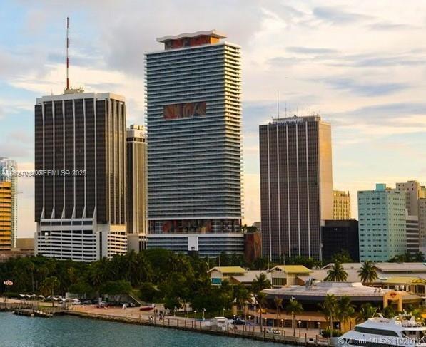 Stunning 1-bedroom condo in the highly sought-after 50 Biscayne building. Ideally situated near vibrant restaurants, sports venues, the Metromover, Whole foods and a cinema. This unit boasts ample space, an open balcony, and breathtaking westward views. Enjoy the convenience and luxury of this exceptional property.