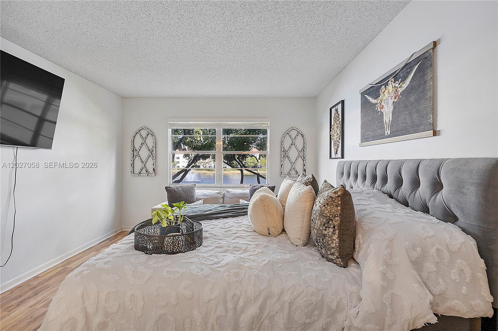 IVANHOE EAST AT CENTURY V - Residential Lease