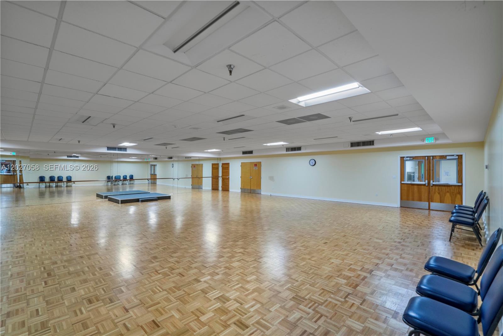 IVANHOE EAST AT CENTURY V - Residential Lease