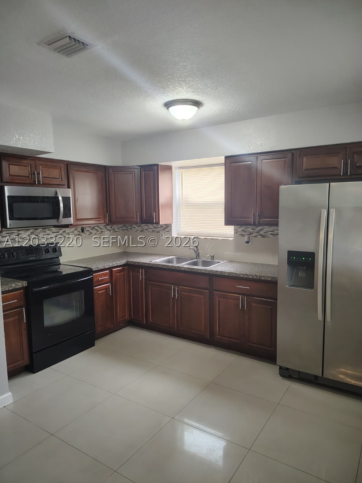 BOWLING GREEN - Residential Lease