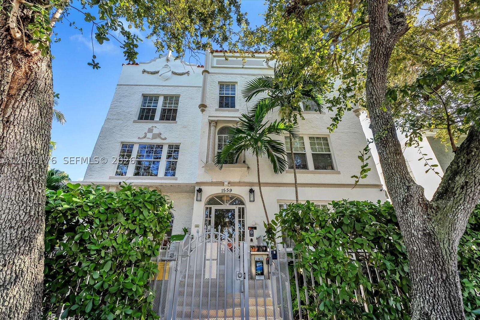 LINCOLN VIEW CONDO - Residential Lease