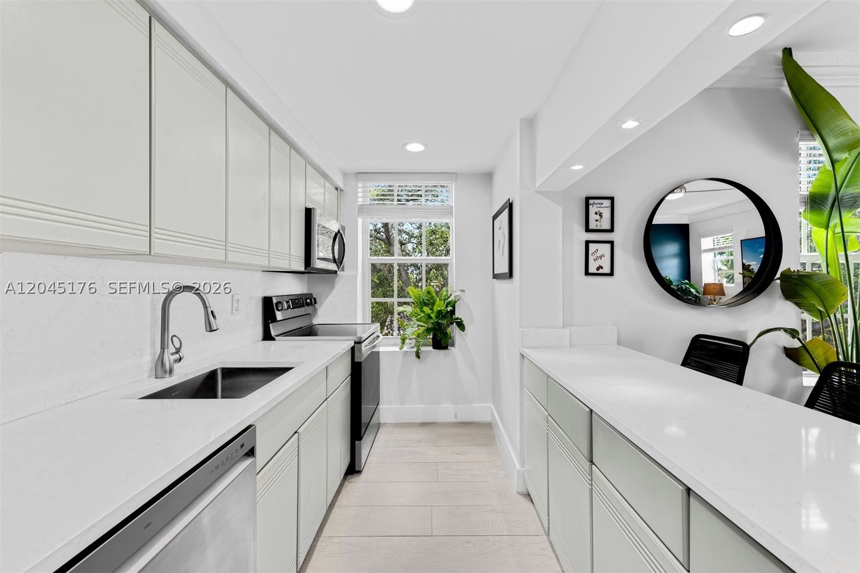 LINCOLN VIEW CONDO - Residential Lease