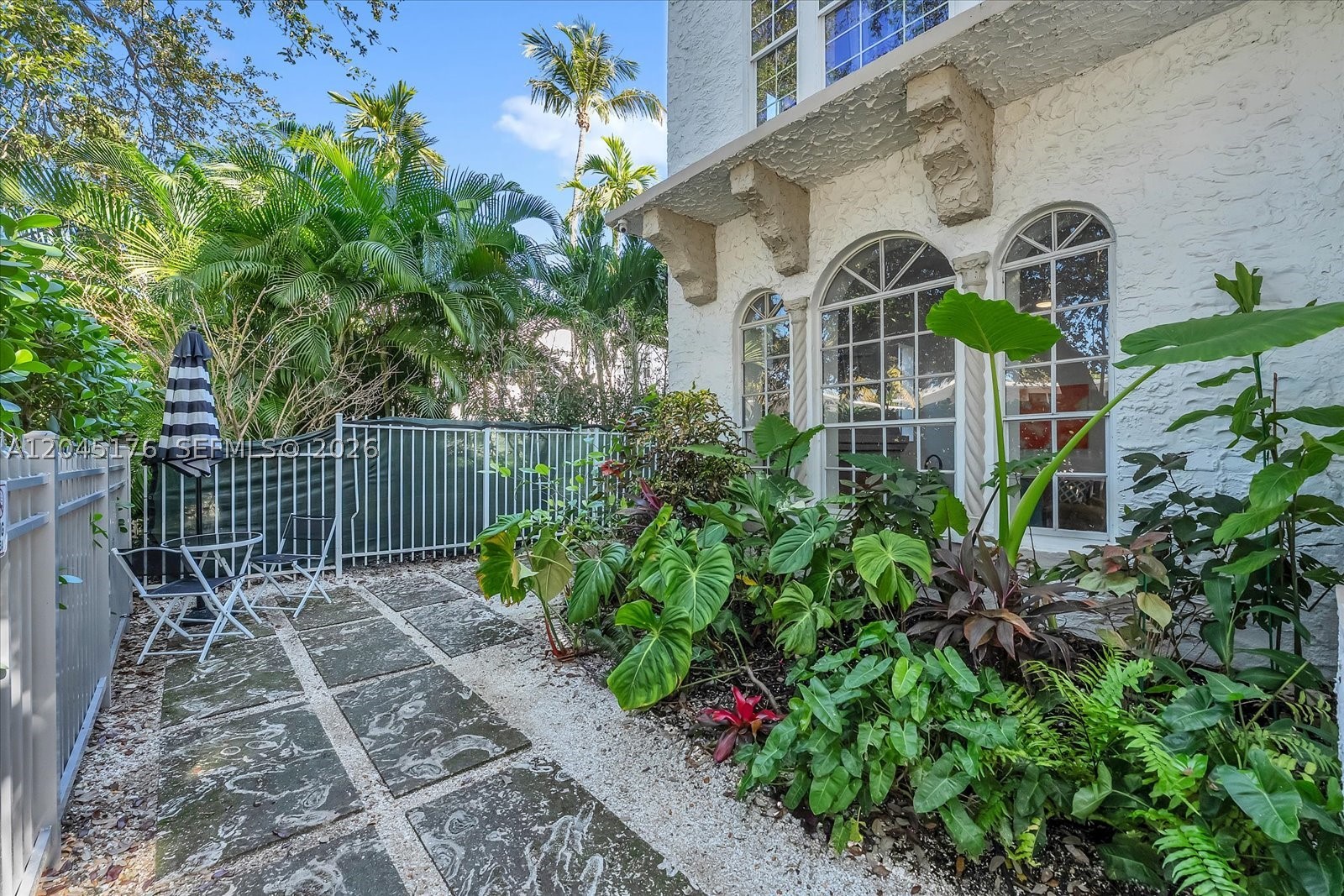 LINCOLN VIEW CONDO - Residential Lease