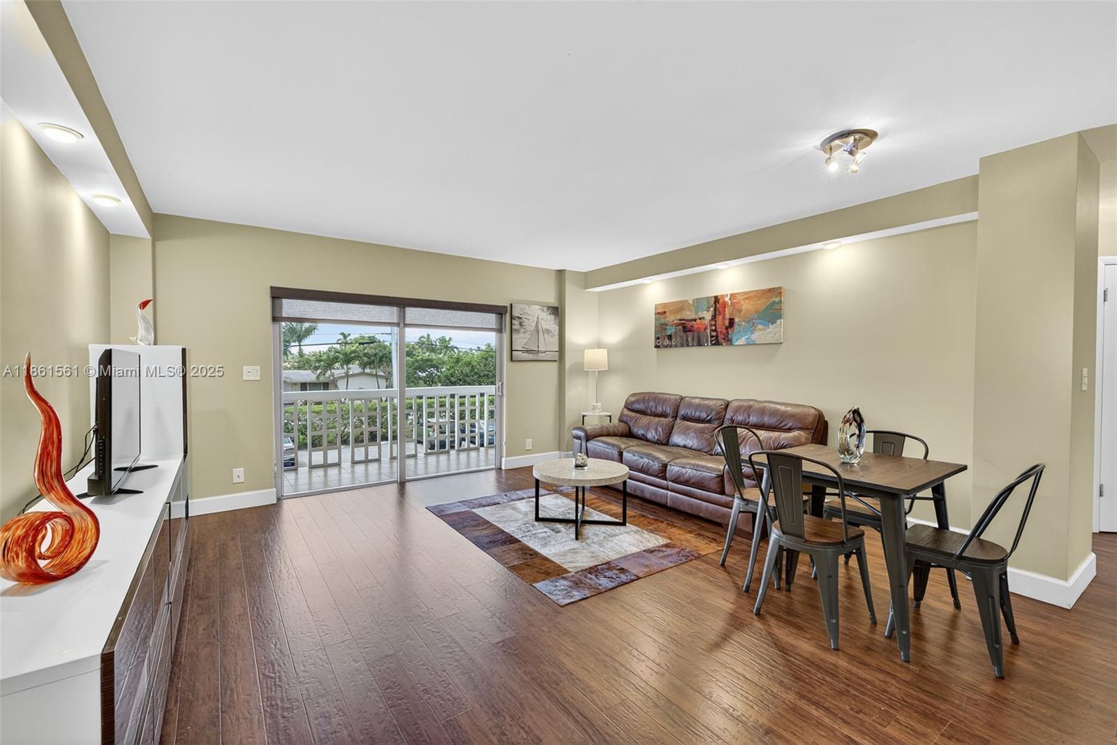 CORAL LAKE TOWER CONDO - Residential Lease