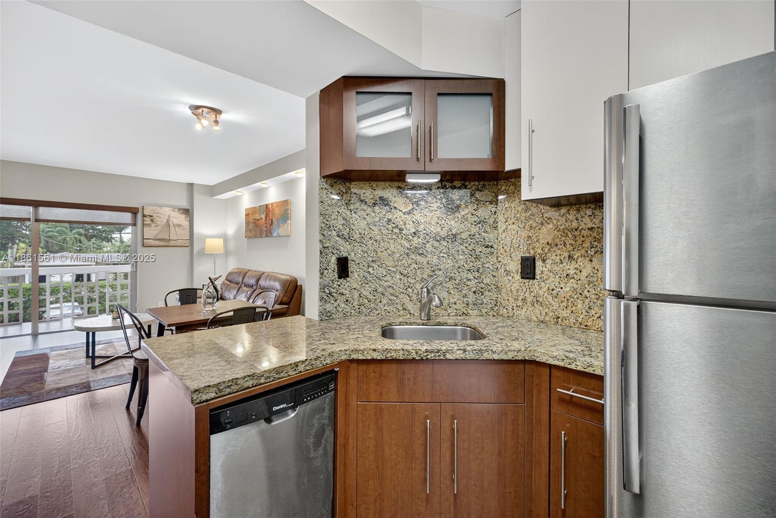 CORAL LAKE TOWER CONDO - Residential Lease