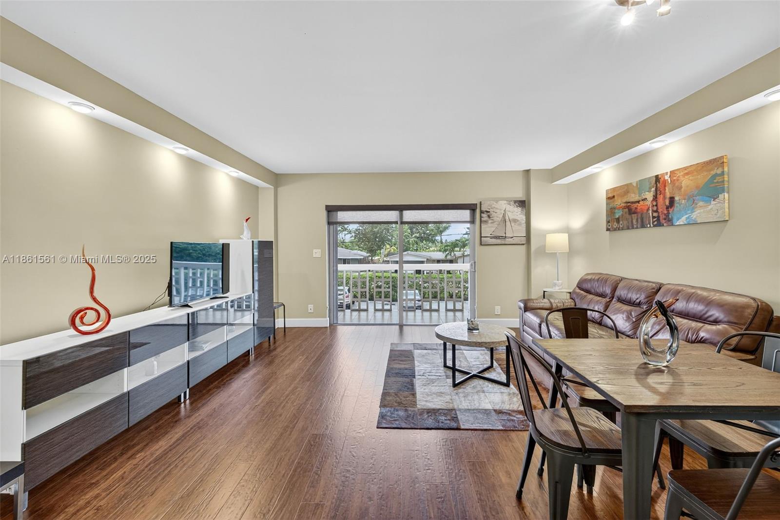 CORAL LAKE TOWER CONDO - Residential Lease