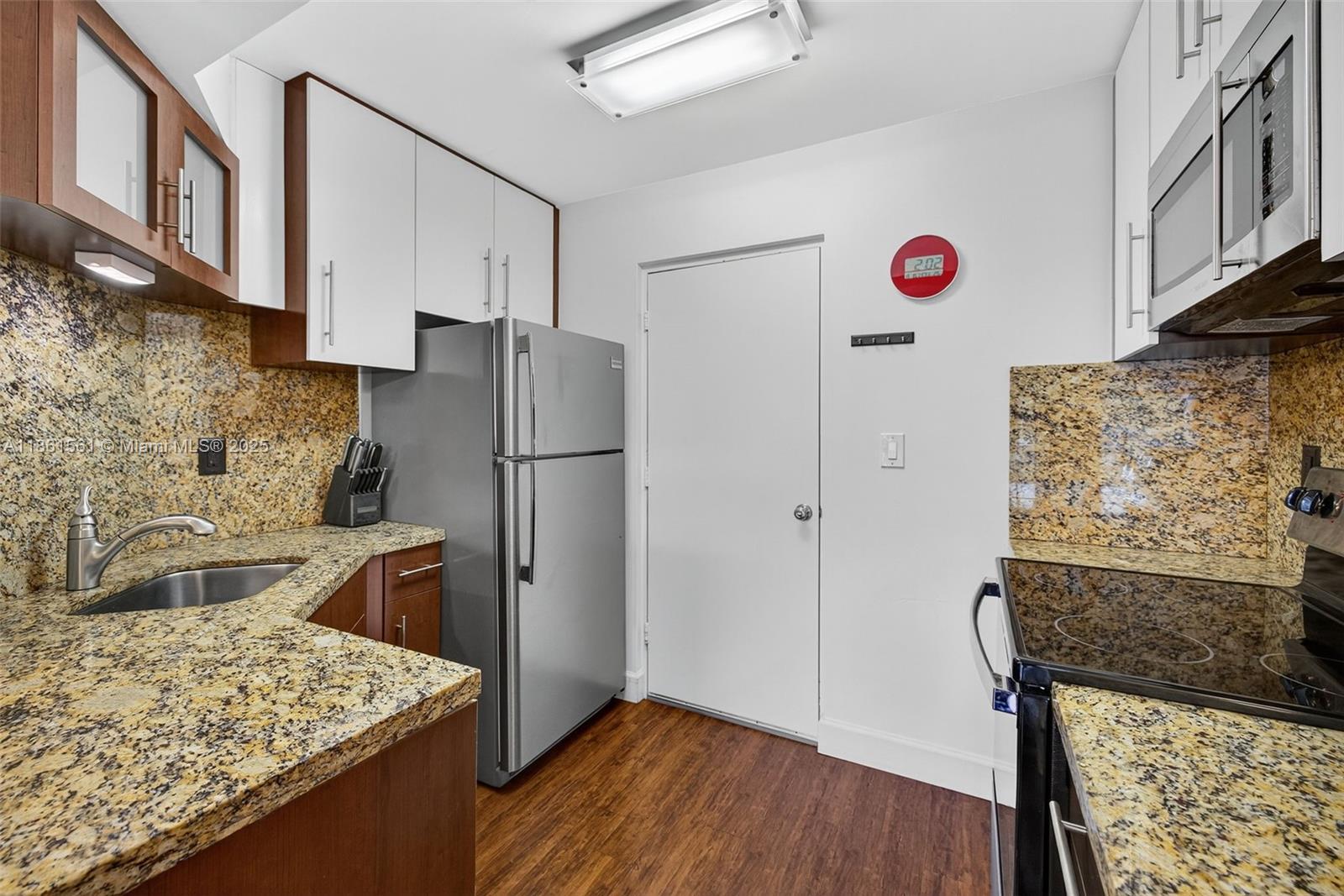 CORAL LAKE TOWER CONDO - Residential Lease