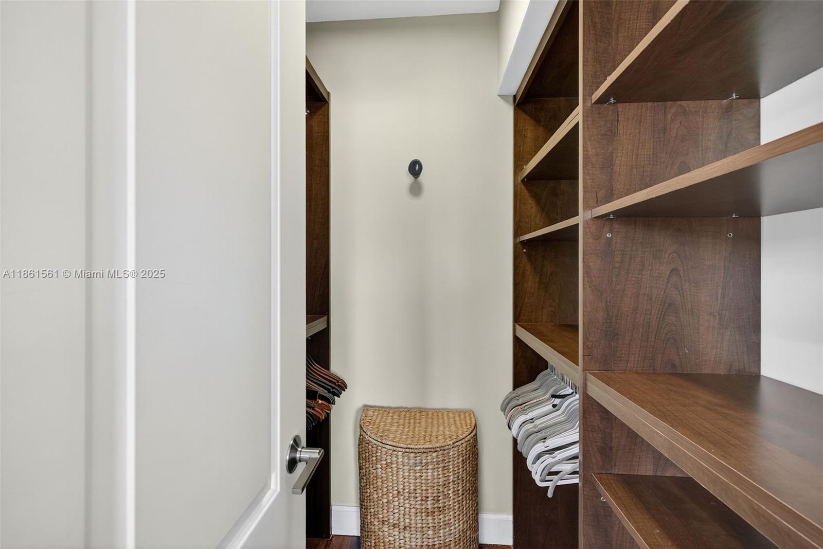CORAL LAKE TOWER CONDO - Residential Lease