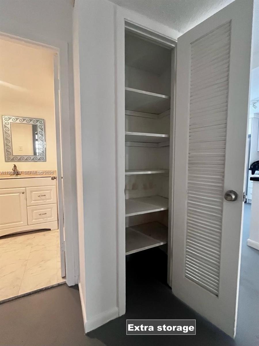 MEADOWBROOK TOWERS CONDO - Residential