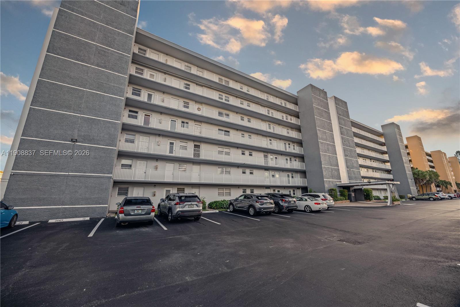MEADOWBROOK TOWERS CONDO - Residential