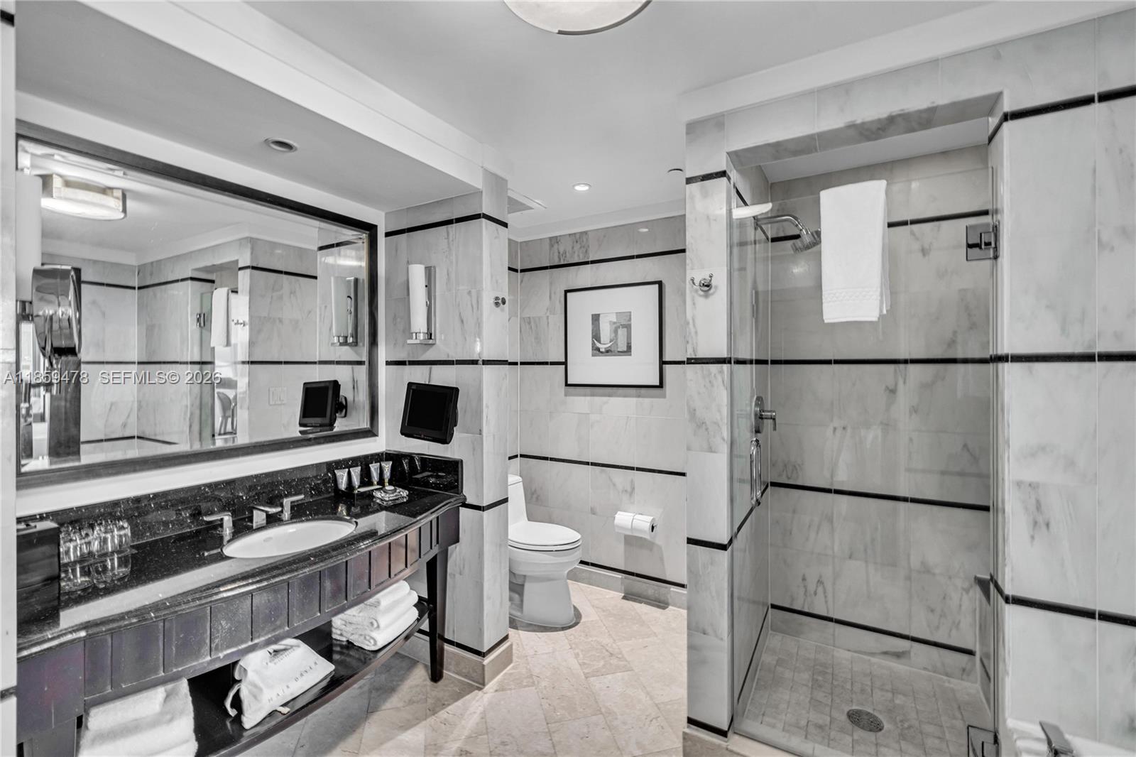 FONTAINEBLEAU III OCEAN C - Residential