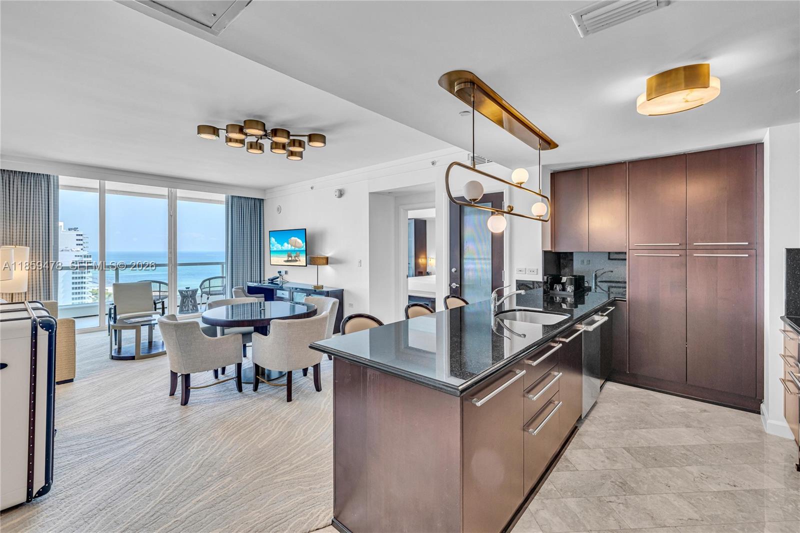 FONTAINEBLEAU III OCEAN C - Residential
