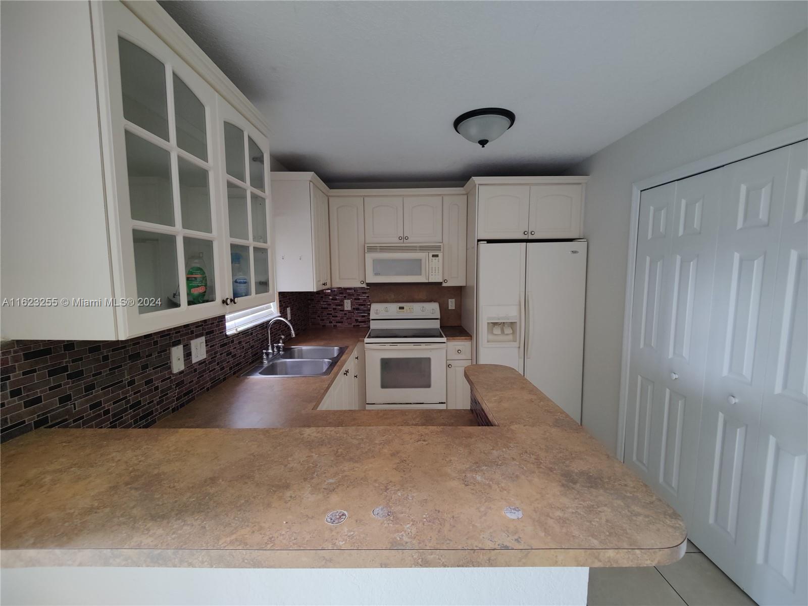 VENETIA GARDENS CONDO - Residential Lease