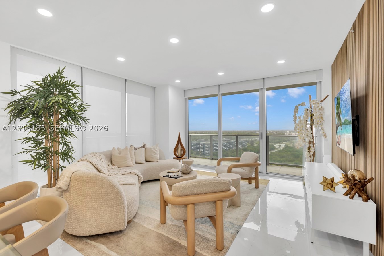 THE HARBOUR NORTH CONDO - Residential