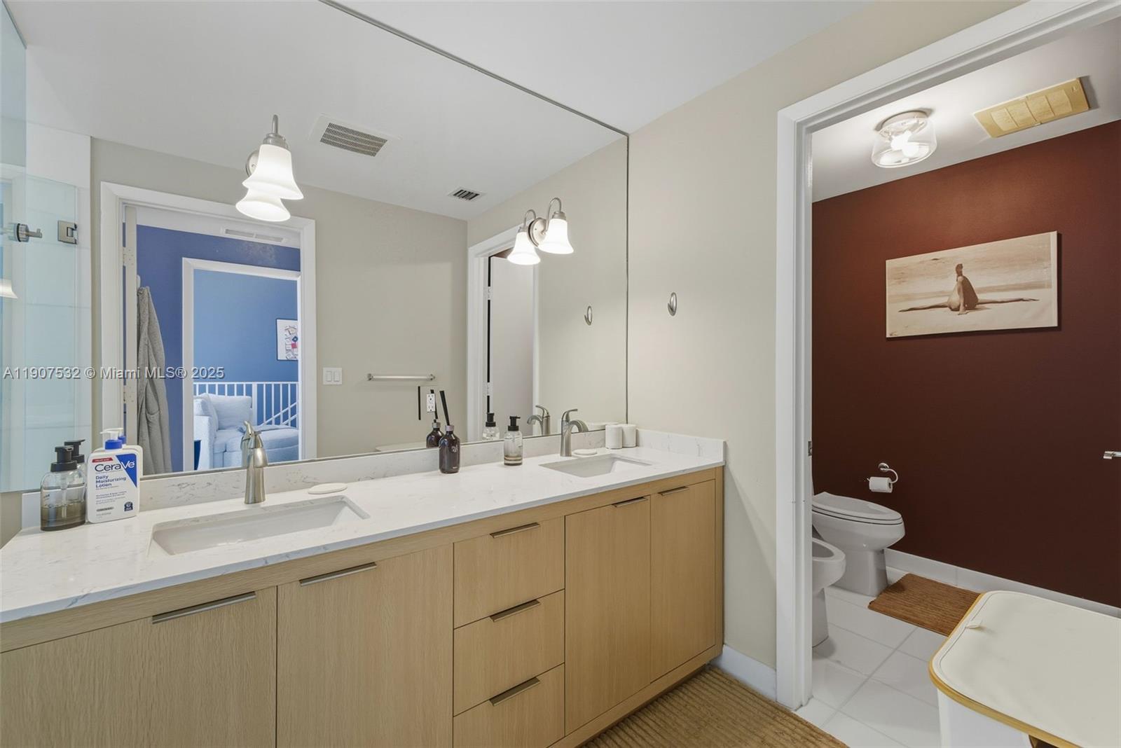 PARAMOUNT BAY CONDO - Residential