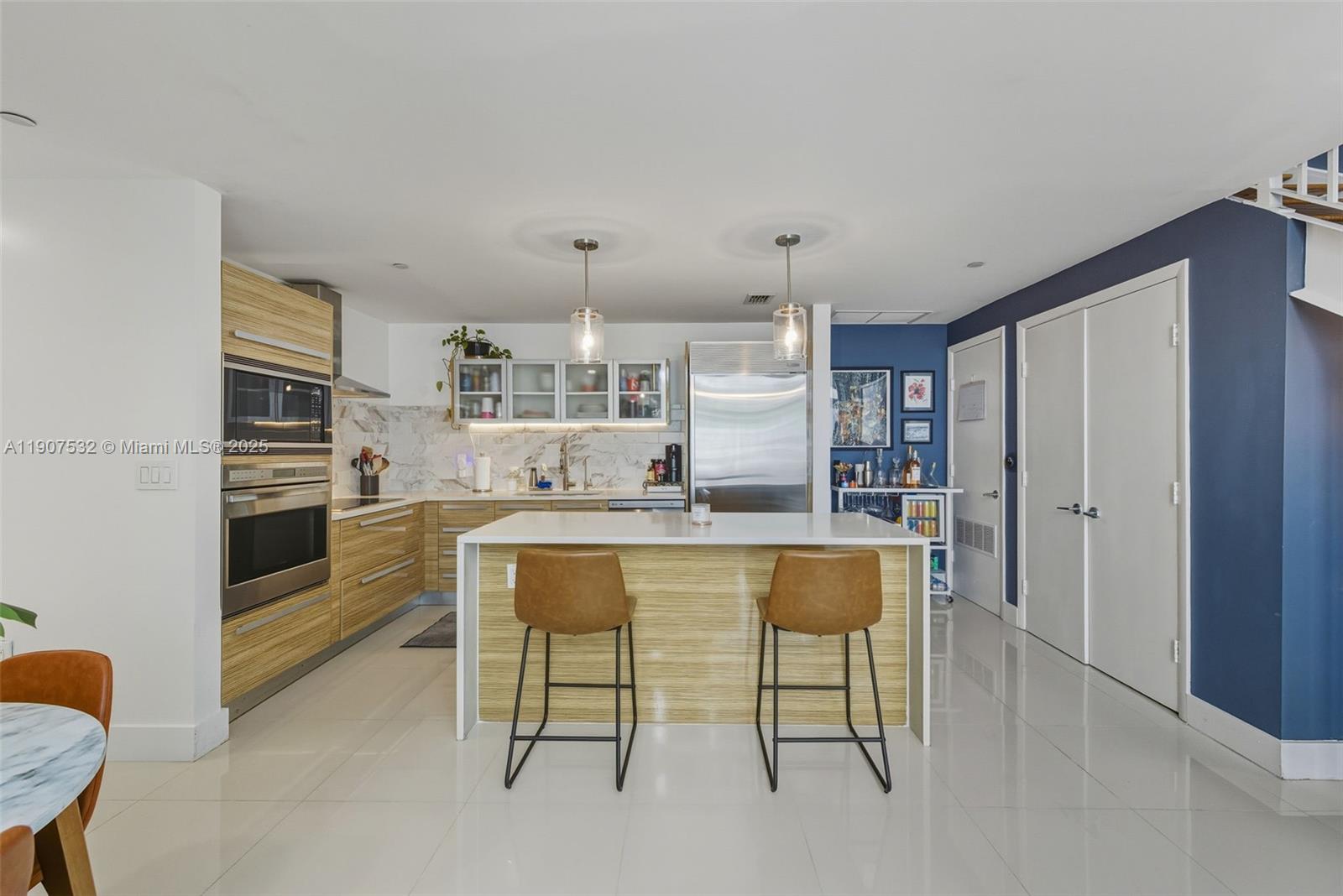 PARAMOUNT BAY CONDO - Residential